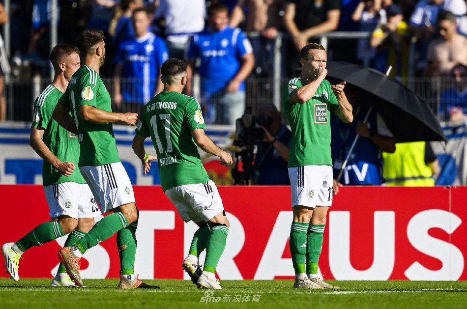 她的快速反 她的快速反